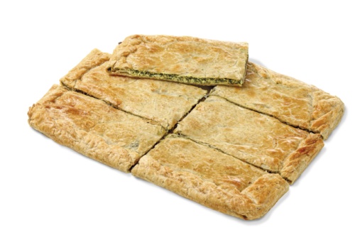 Pedaço de torta salgada ricota e espinafre